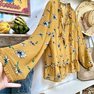 Sweet trendy mustard harvest vibe floral ruffled boho blouse  w prairie feel